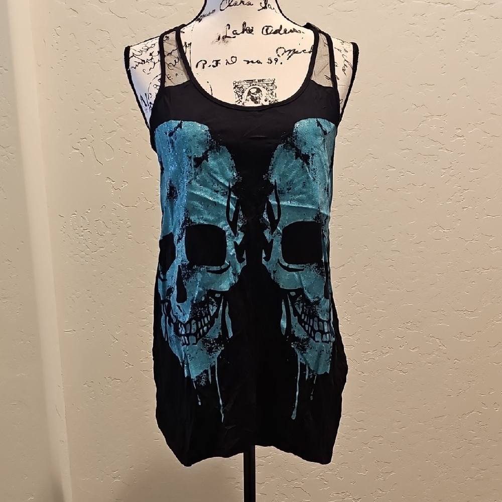 Hot Topic Black and Teal Skull Tank Top